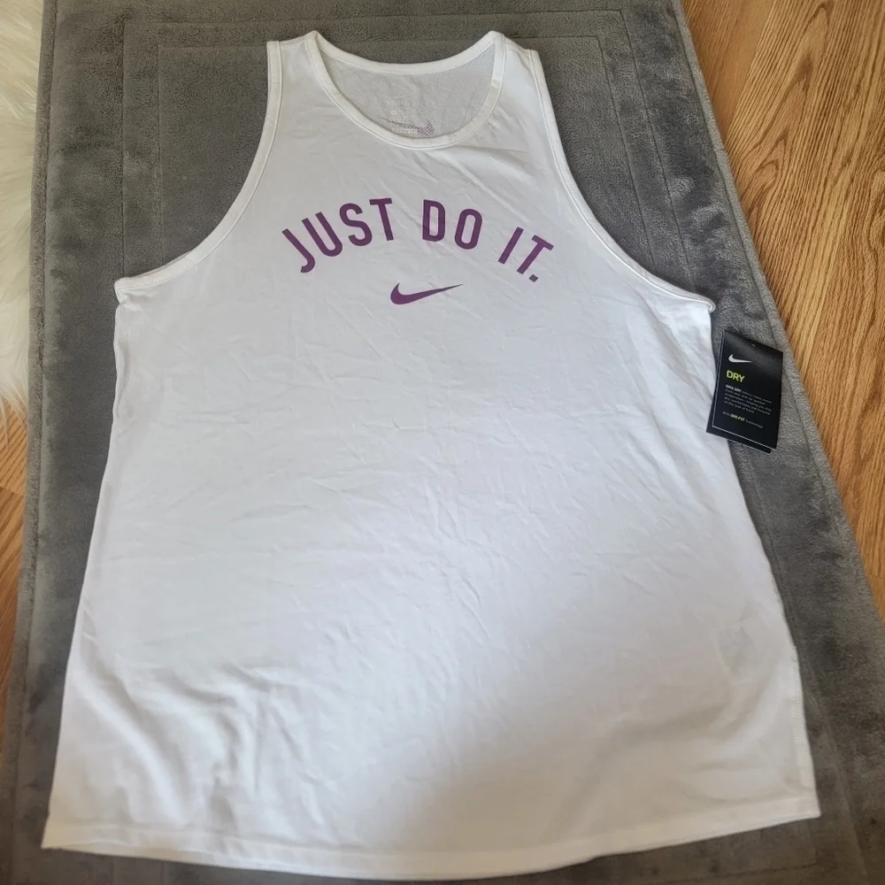 NWT Nike Tank Top M